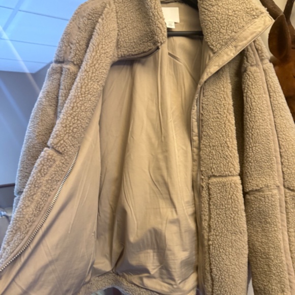 Women's H&M Sherpa Jacket - Size Large - Picture 3 of 3